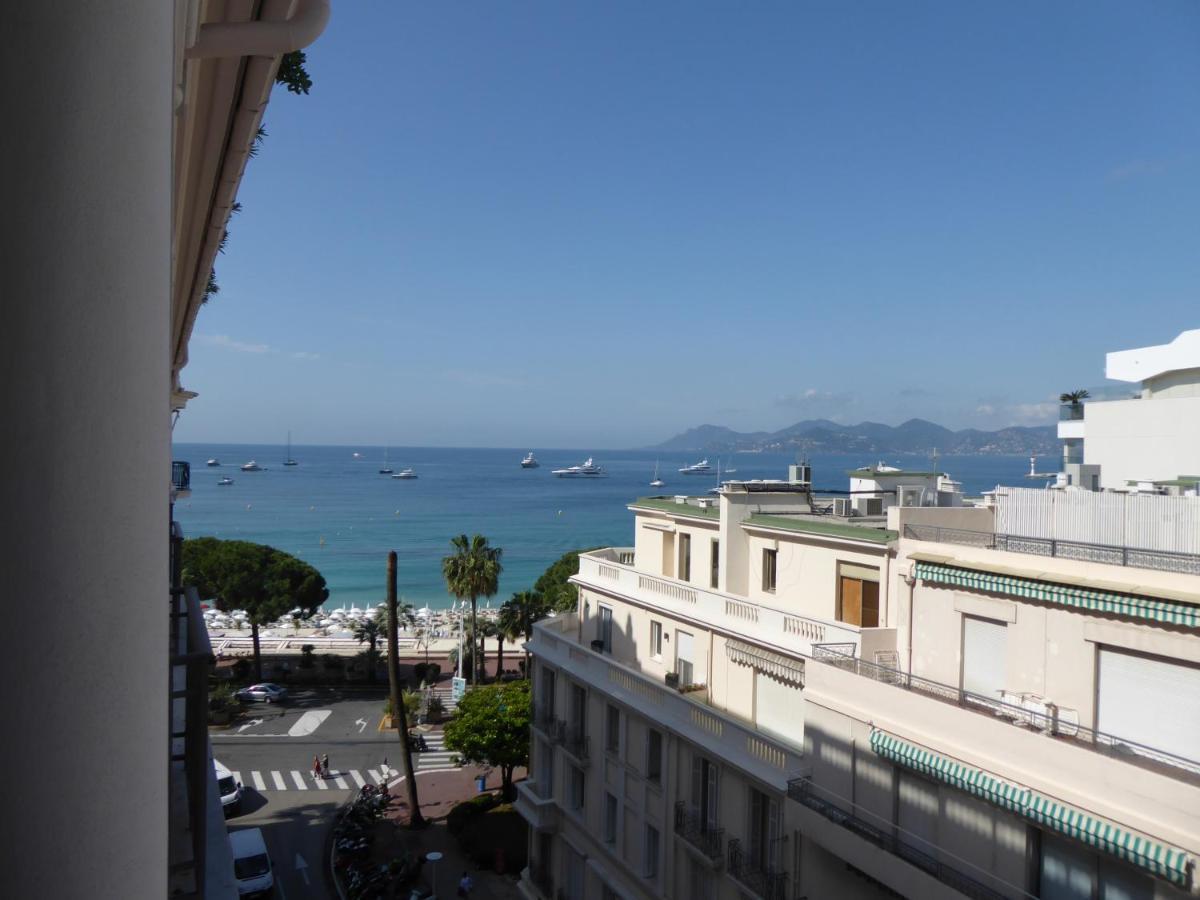 Croisette Vue Laterale * Cannes